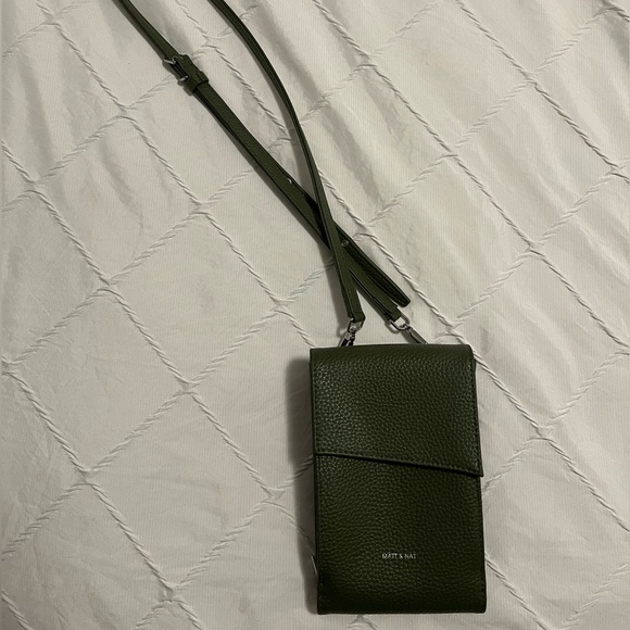 Matt & Nat Vegan Crossbody Wallet - Picture 2 of 4